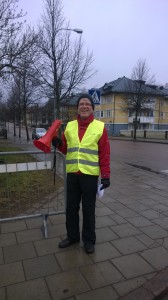 Christian Beijar leder massorna rätt och ingen bröt loppet trots att det inte fanns någon blåbärskontroll under loppet utan först vid mållinjen